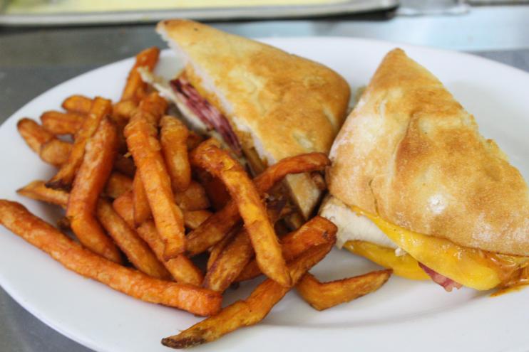 Grassy Sprain Diner